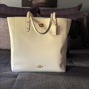 NWOT TOWN TOTE